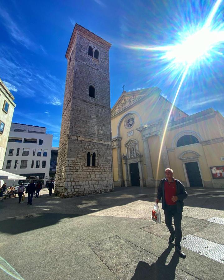 Lorenzo Rijeka Buitenkant foto