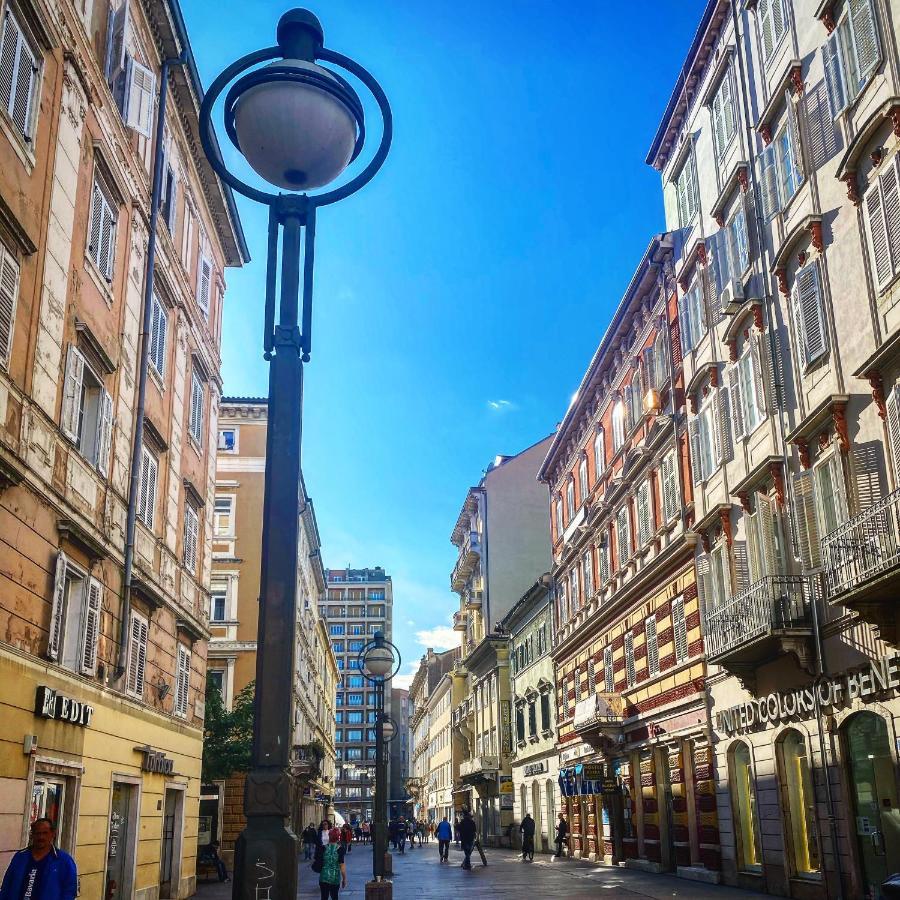Lorenzo Rijeka Buitenkant foto