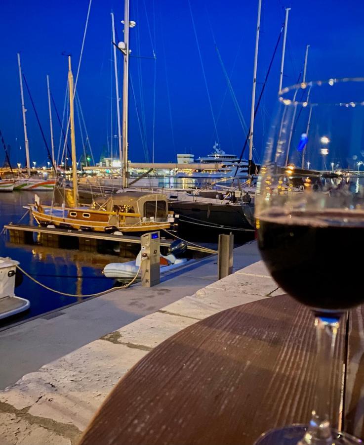 Lorenzo Rijeka Buitenkant foto